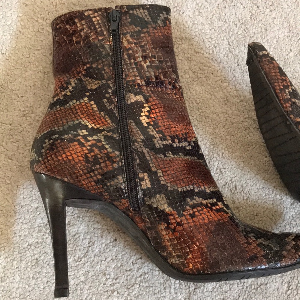 Stuart Weitzman Snake Print Boot Size 10 - image 4
